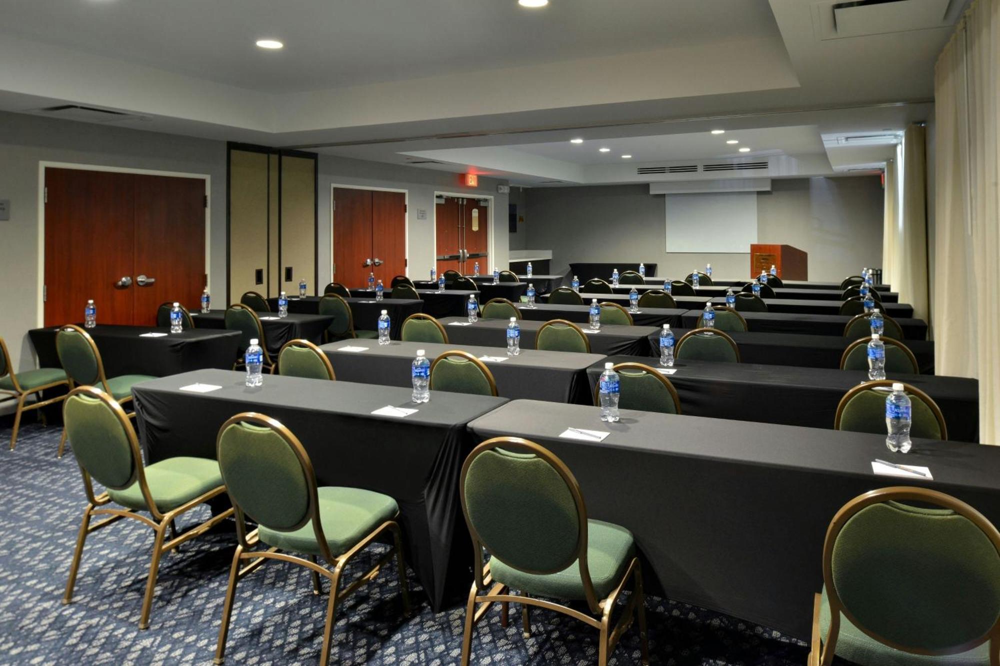 Courtyard By Marriott Harrisburg Hershey Buitenkant foto