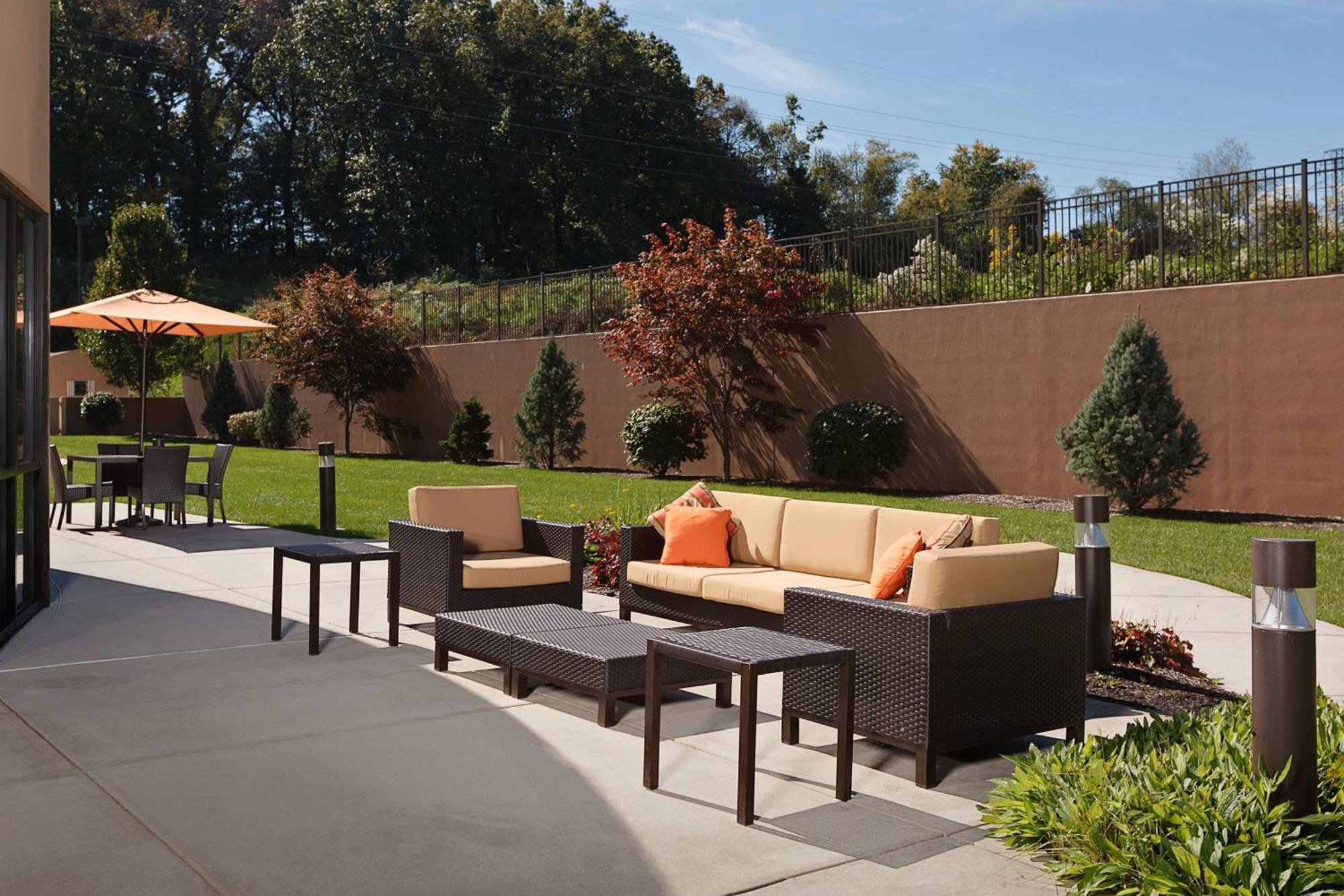 Courtyard By Marriott Harrisburg Hershey Buitenkant foto