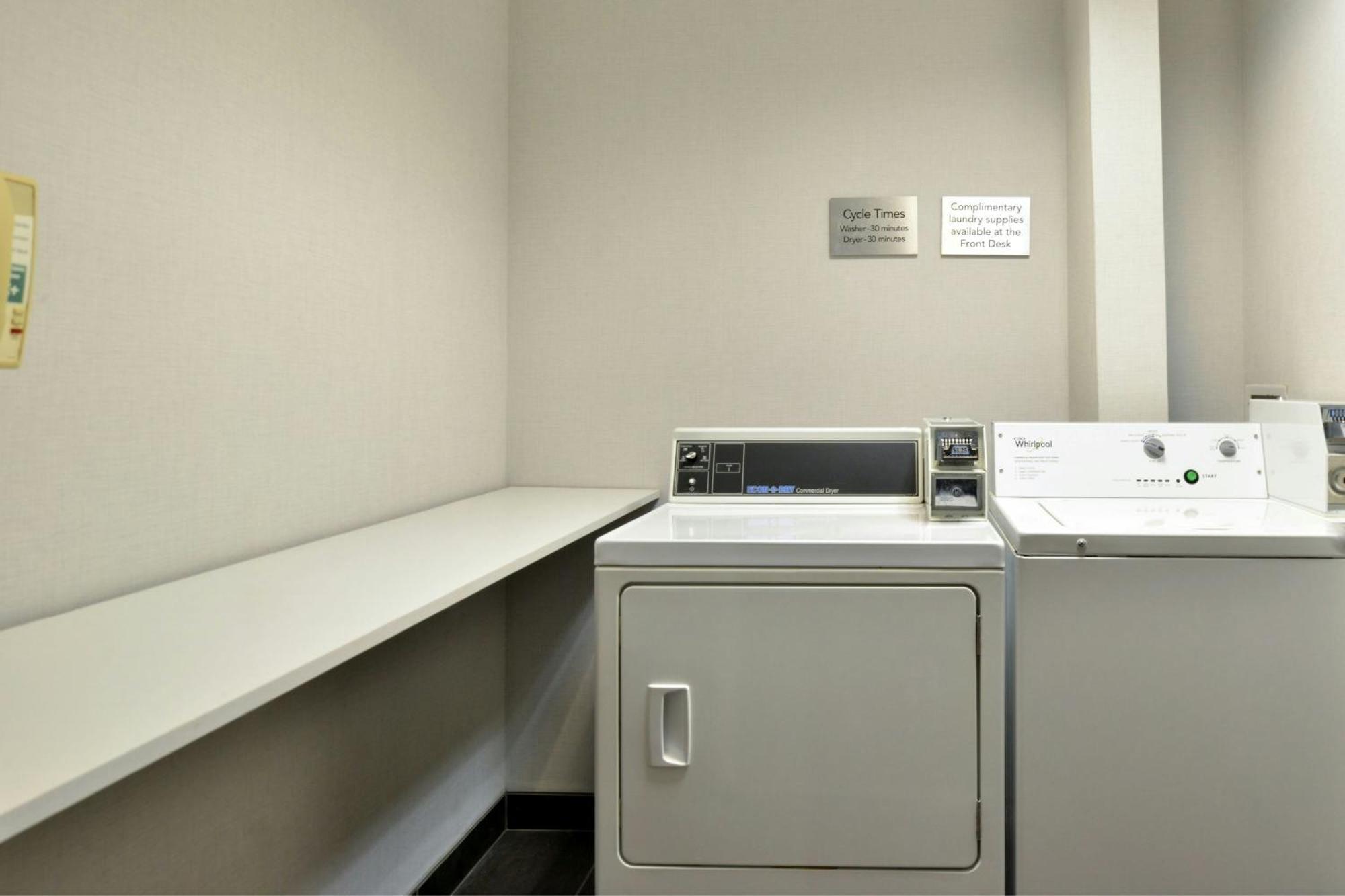 Courtyard By Marriott Harrisburg Hershey Buitenkant foto